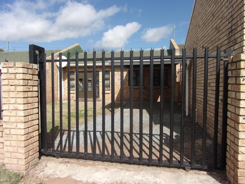 2 Bedroom Property for Sale in Westbourne Eastern Cape